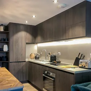  Apartment Patchwork
